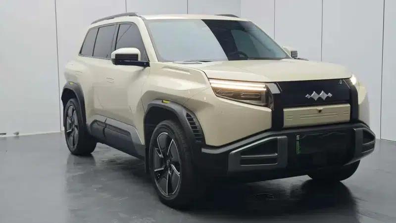 Titanium 3 2025 Model 501KM AWD Ultra Edition — миниатюра 3