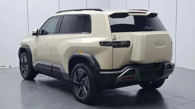 Titanium 3 2025 Model 501KM AWD Ultra Edition — миниатюра 4