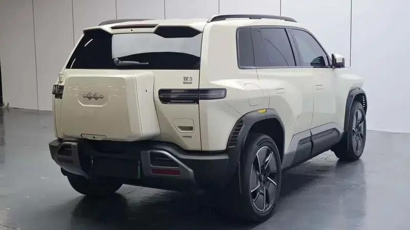 Titanium 3 2025 Model 501KM AWD Ultra Edition — миниатюра 6
