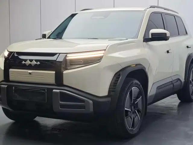 Titanium 3 2025 Model 501KM AWD Ultra Edition