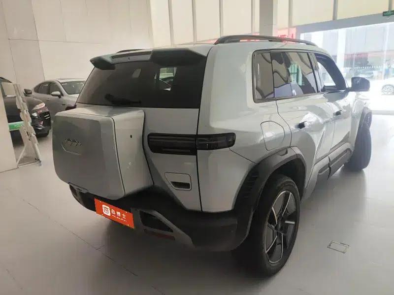 Titanium 3 2025 Model 501KM AWD Ultra Edition — миниатюра 4
