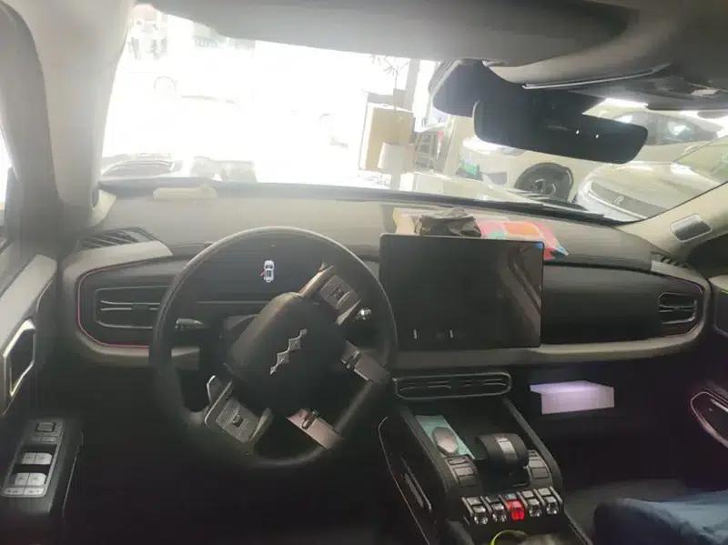 Titanium 3 2025 Model 501KM AWD Ultra Edition — миниатюра 5