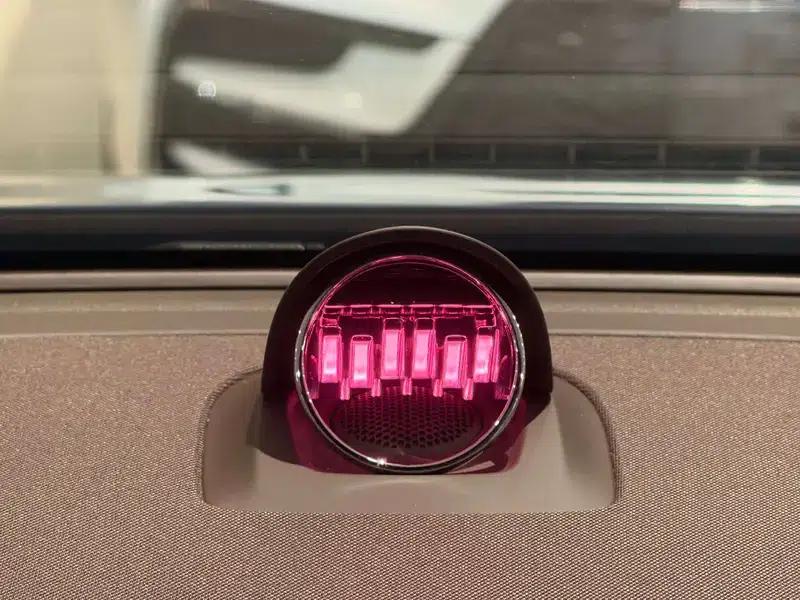 Shangjie H5 2025 Pure Electric Max Long Range Edition — миниатюра 17