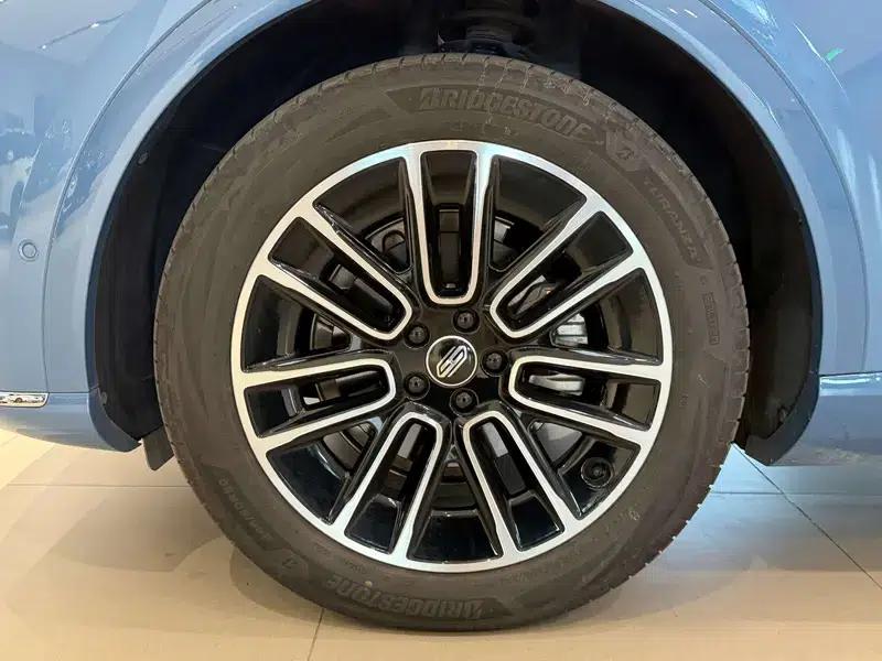 Shangjie H5 2025 Pure Electric Max Long Range Edition — миниатюра 8