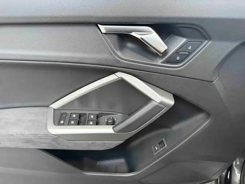 Audi Q3 2023 35 TFSI Fashion Dynamic Edition — миниатюра 22