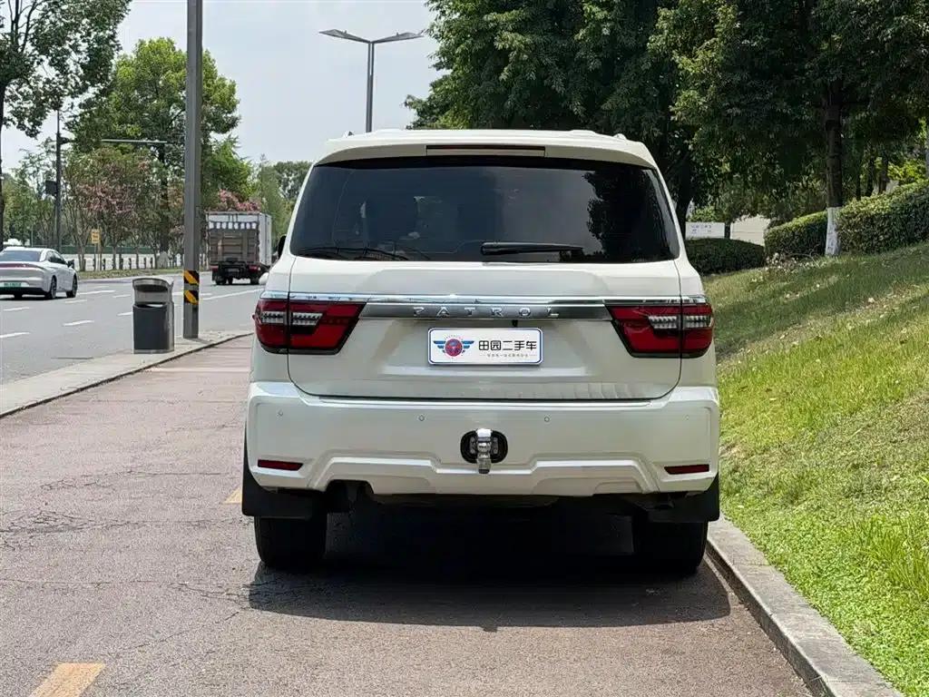 Nissan Patrol 2018 4.0L Leader Edition — миниатюра 5