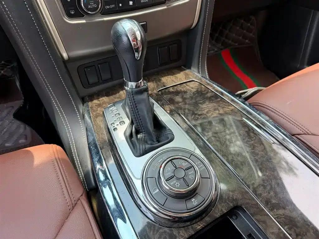 Nissan Patrol 2018 4.0L Leader Edition — миниатюра 9