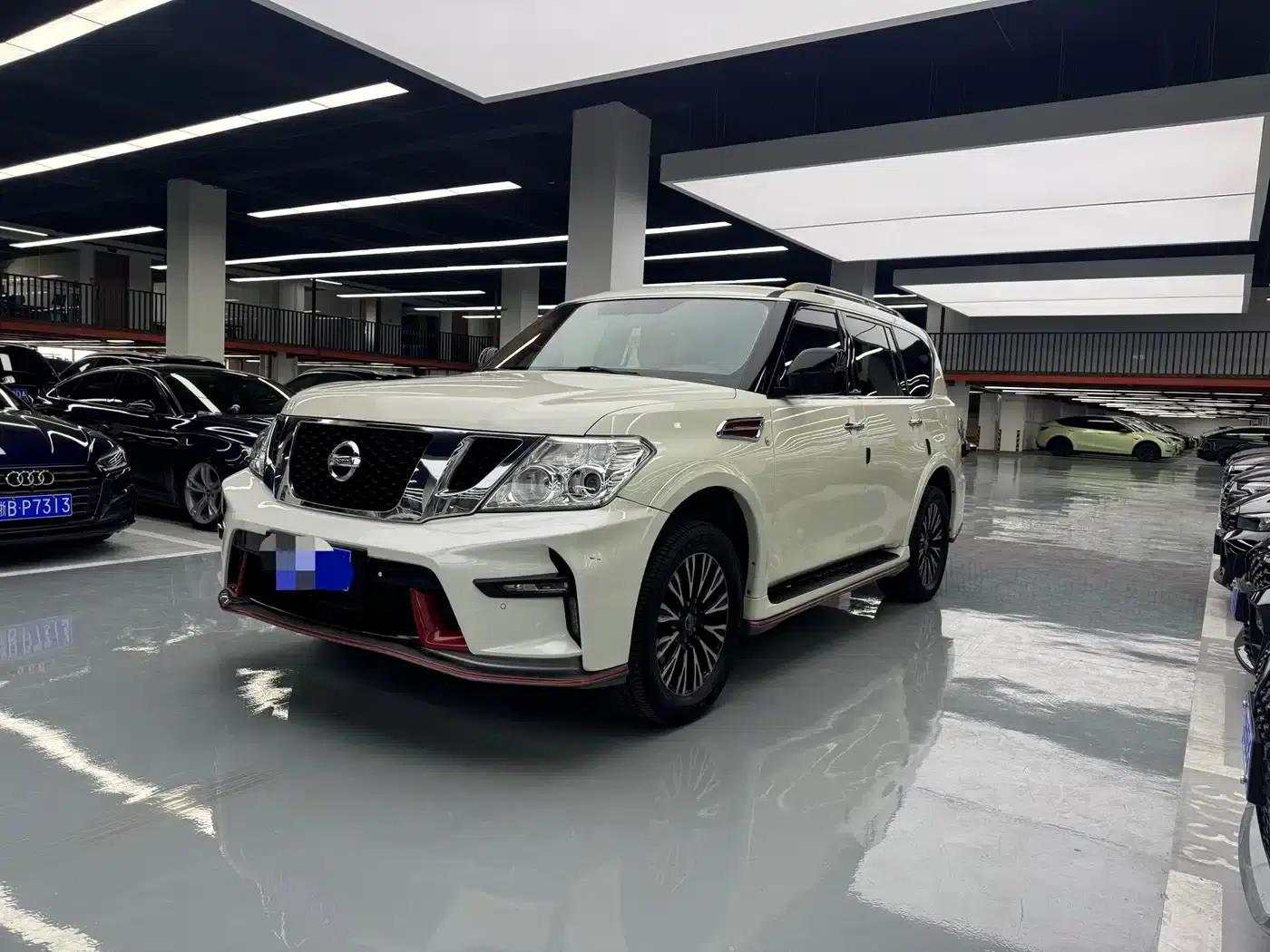 Nissan Patrol 2018 4.0L Leader Edition — миниатюра 1