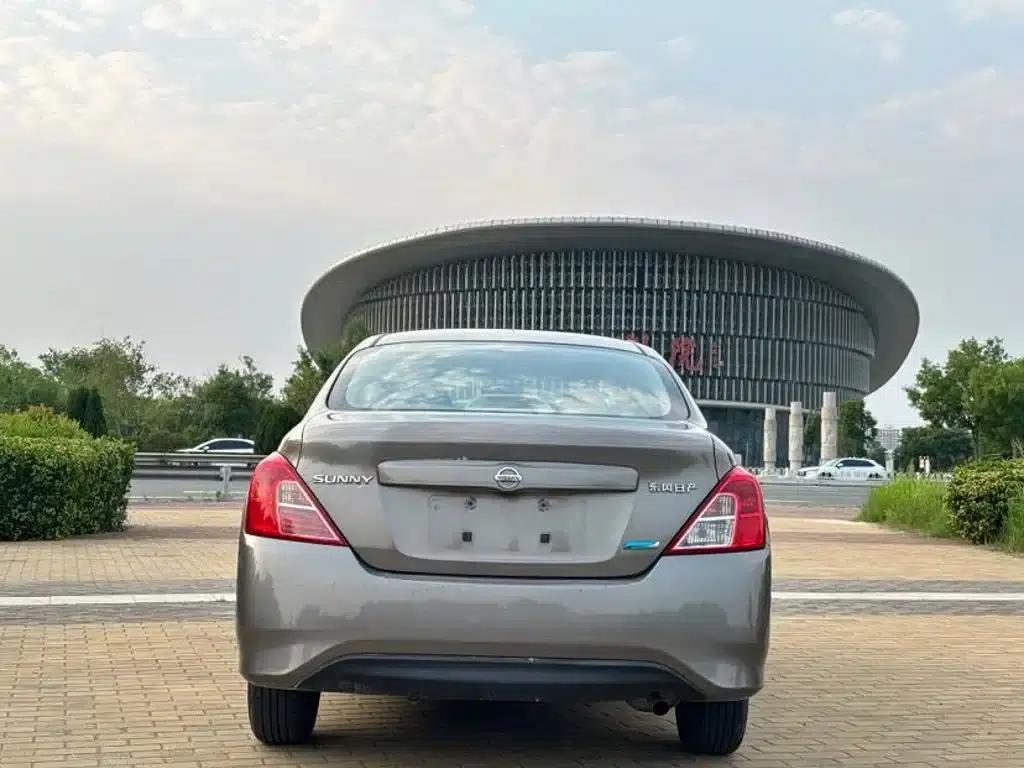 Nissan Sunny 2015 1.5XE Manual Comfort Edition — миниатюра 5