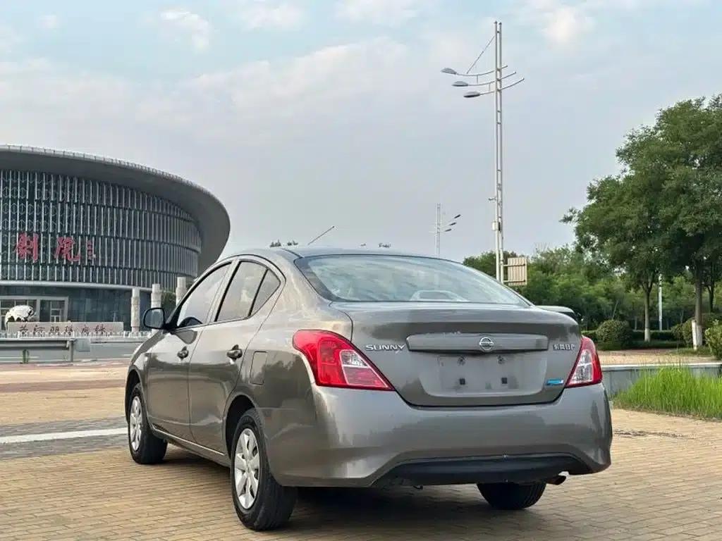 Nissan Sunny 2015 1.5XE Manual Comfort Edition — миниатюра 6