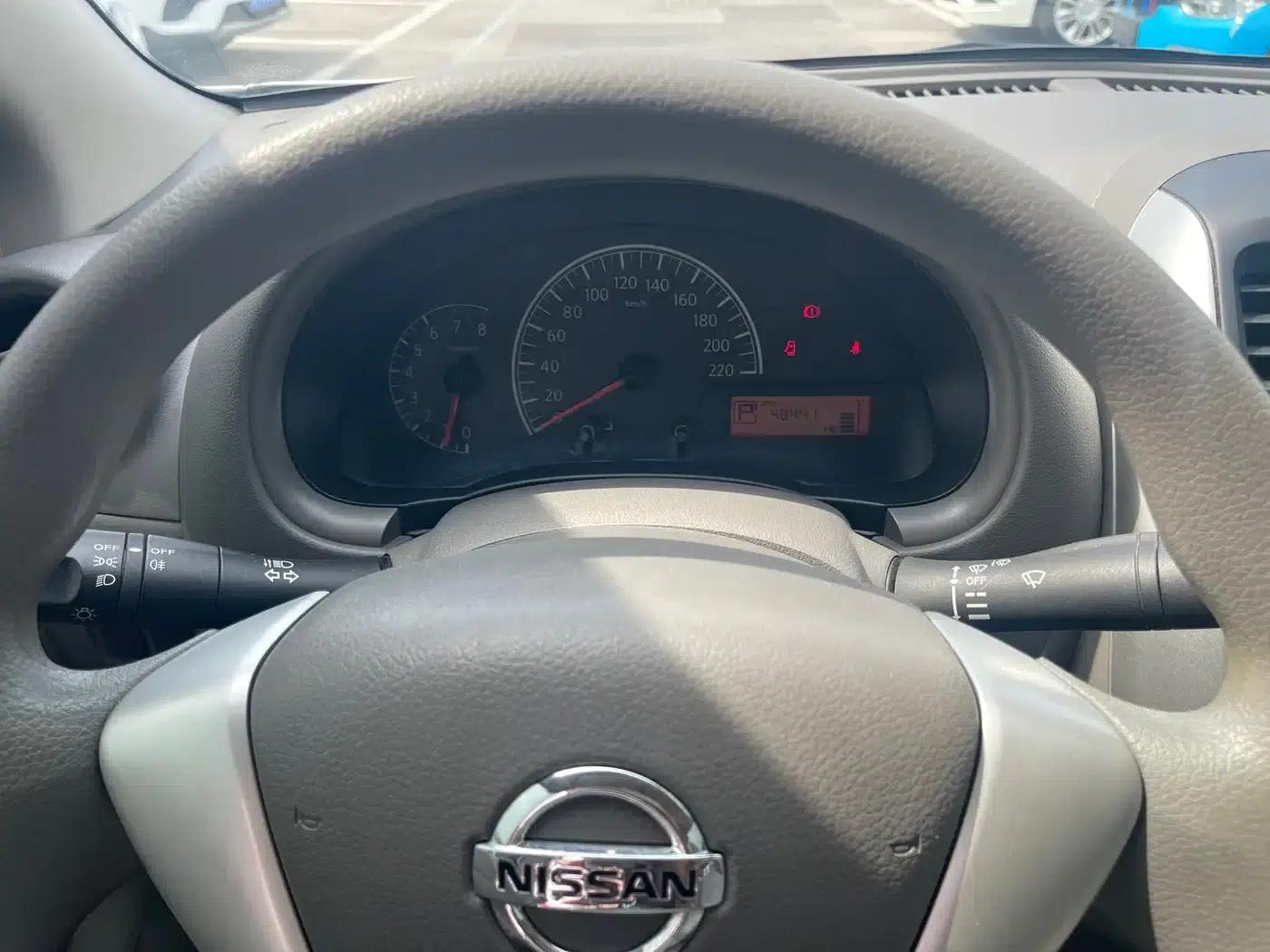 Nissan Sunny 2014 1.5XE CVT Elite Edition — миниатюра 11