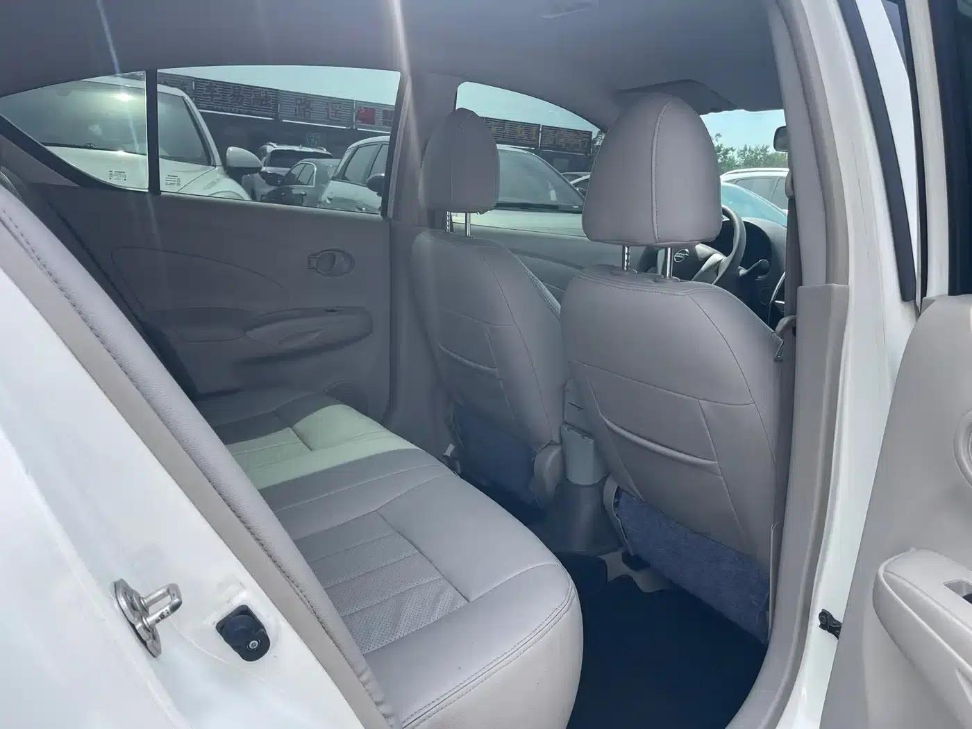 Nissan Sunny 2014 1.5XE CVT Elite Edition — миниатюра 9