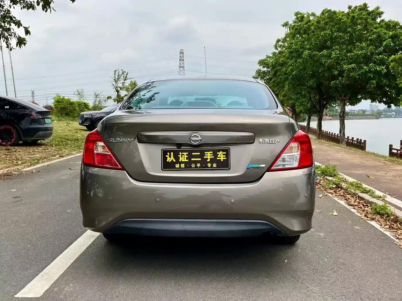 Nissan Sunny 2015 1.5XE CVT Comfort Edition — миниатюра 8