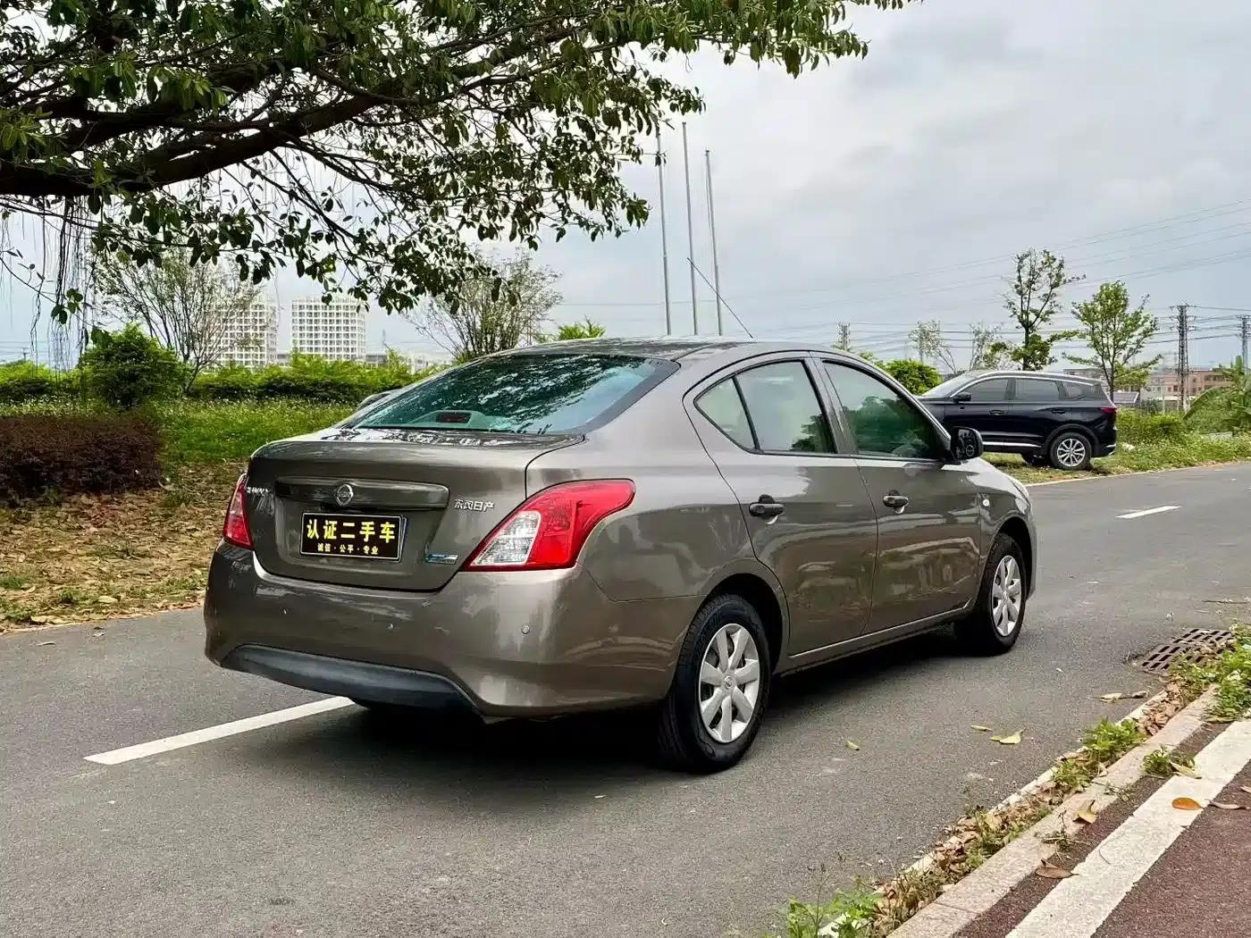 Nissan Sunny 2015 1.5XE CVT Comfort Edition — миниатюра 9
