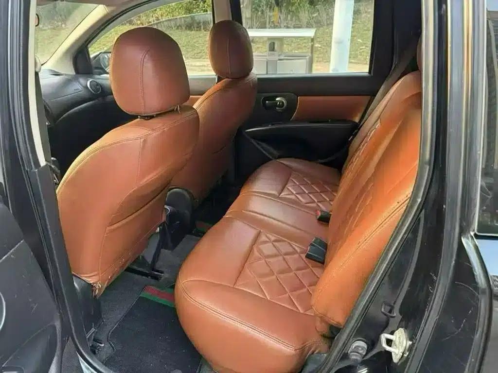 Nissan Livina 2013 1.6XL CVT Luxury Edition — миниатюра 4