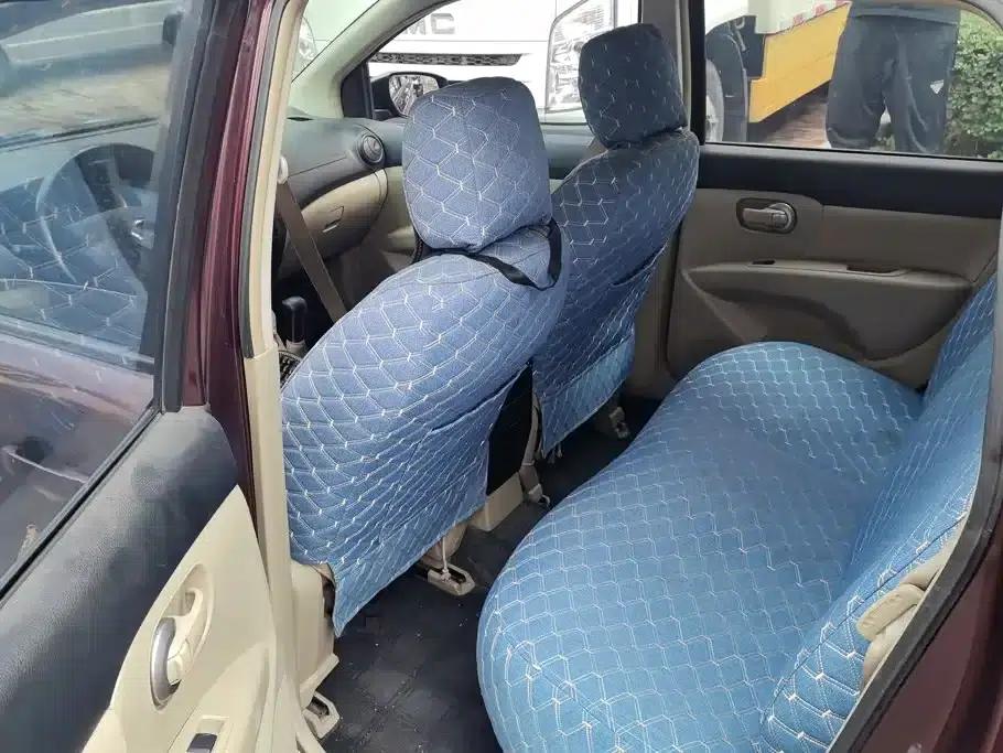 Nissan Livina 2013 1.6XE Manual Comfort Edition — миниатюра 11