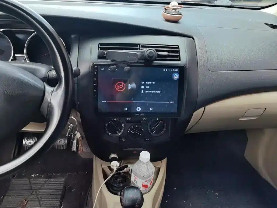 Nissan Livina 2013 1.6XE Manual Comfort Edition — миниатюра 13