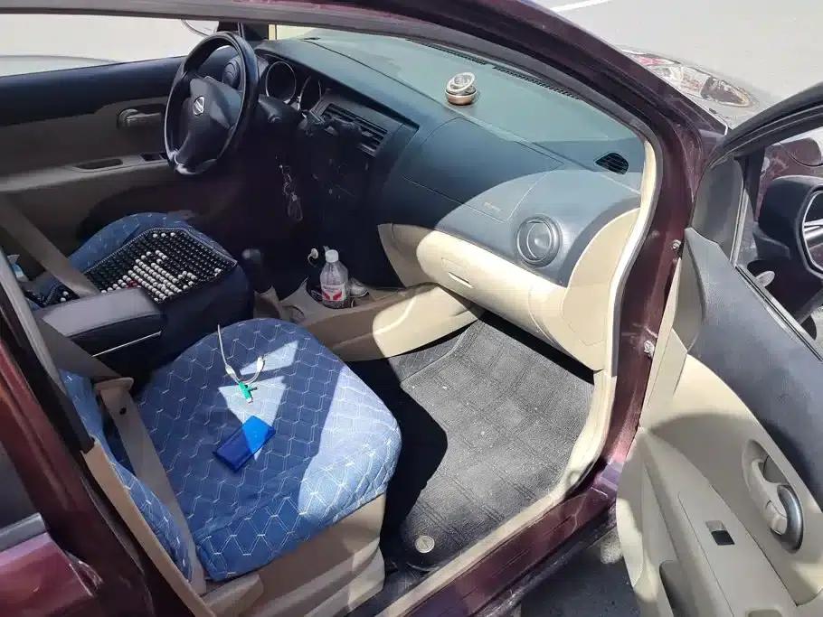 Nissan Livina 2013 1.6XE Manual Comfort Edition — миниатюра 8