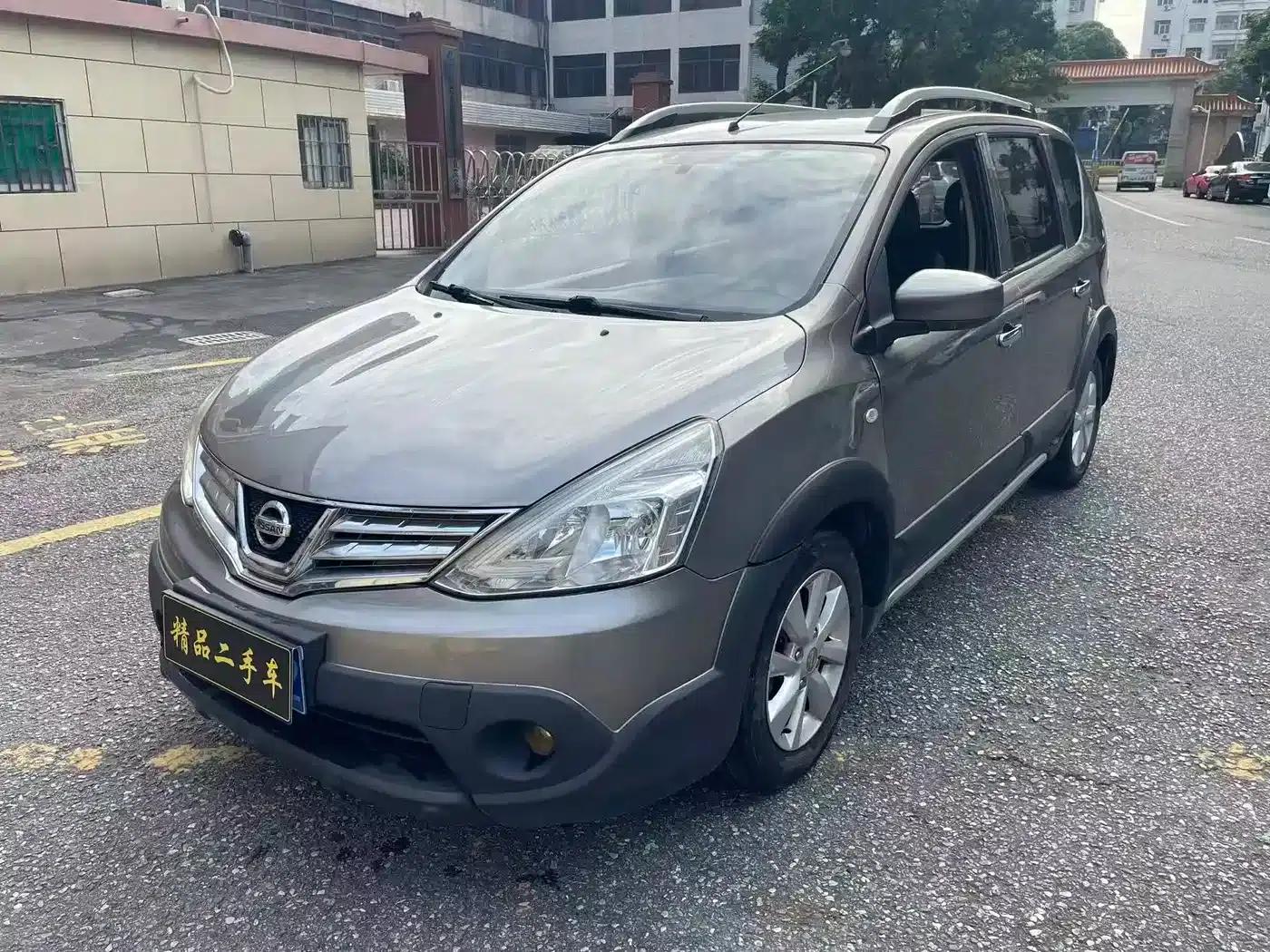 Nissan Livina 2013 Sporty 1.6XL CVT Comfort Edition — миниатюра 1