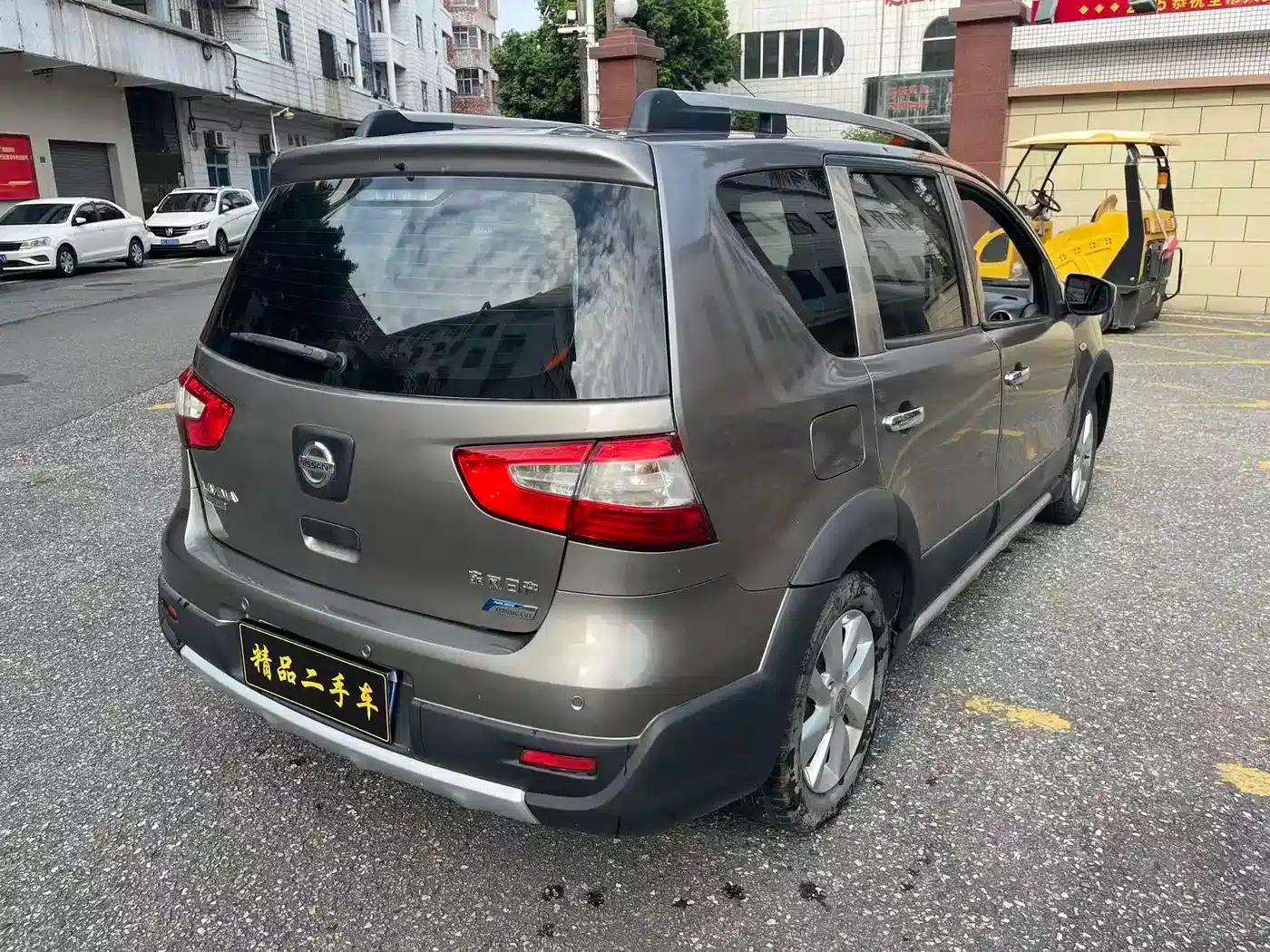 Nissan Livina 2013 Sporty 1.6XL CVT Comfort Edition — миниатюра 5