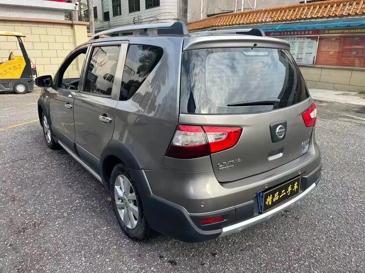 Nissan Livina 2013 Sporty 1.6XL CVT Comfort Edition — миниатюра 7