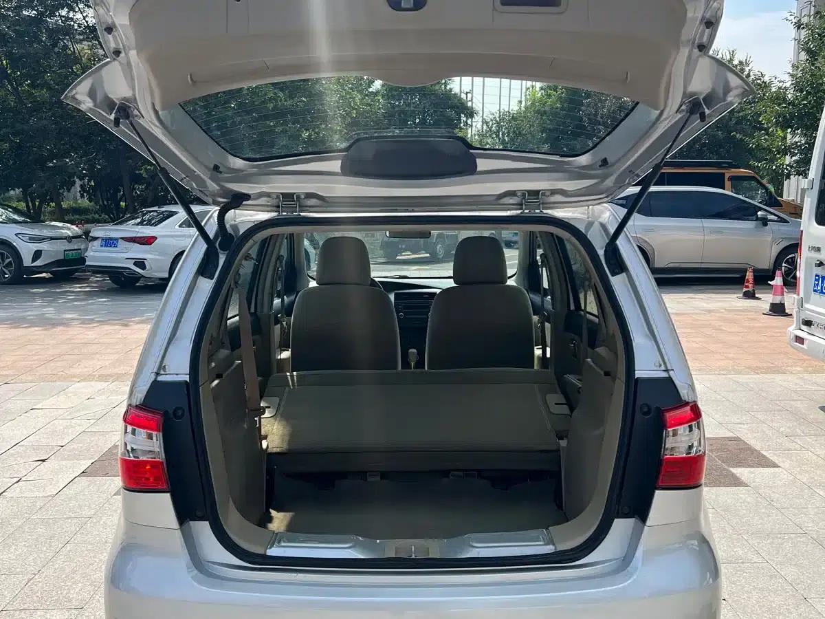 Nissan Livina 2015 1.6XE CVT Comfort Edition — миниатюра 14