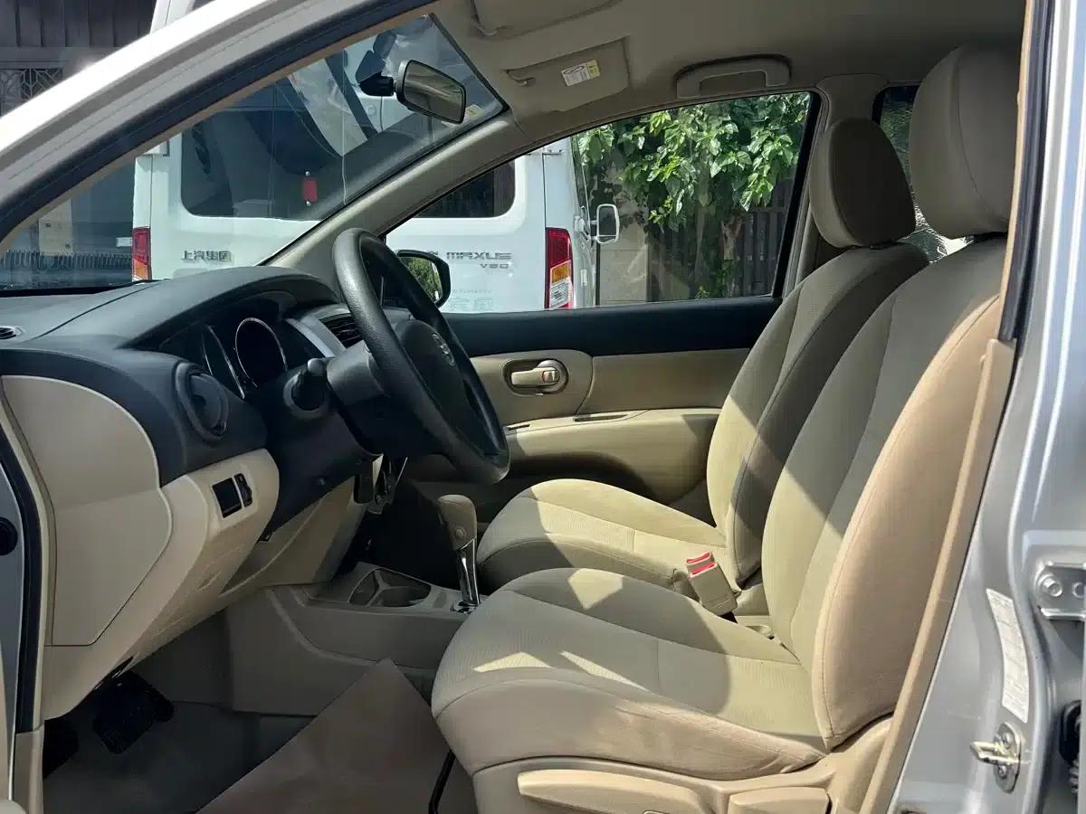 Nissan Livina 2015 1.6XE CVT Comfort Edition — миниатюра 5
