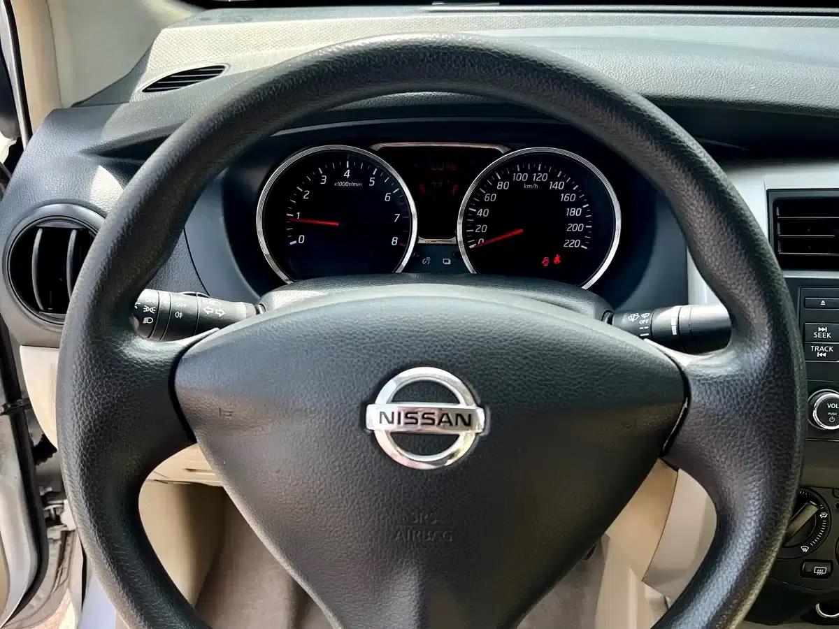 Nissan Livina 2015 1.6XE CVT Comfort Edition — миниатюра 6