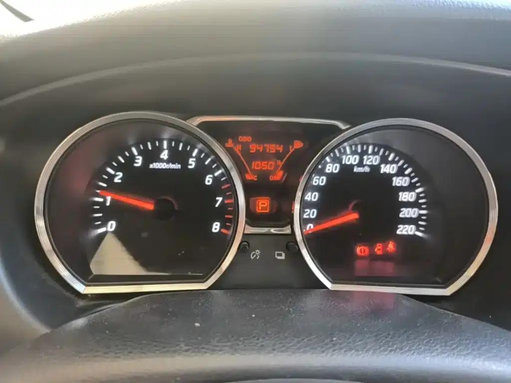 Nissan Livina 2015 1.6XE CVT Comfort Edition — миниатюра 12
