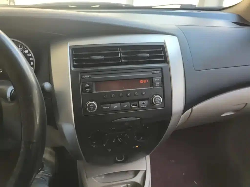Nissan Livina 2015 1.6XE CVT Comfort Edition — миниатюра 13