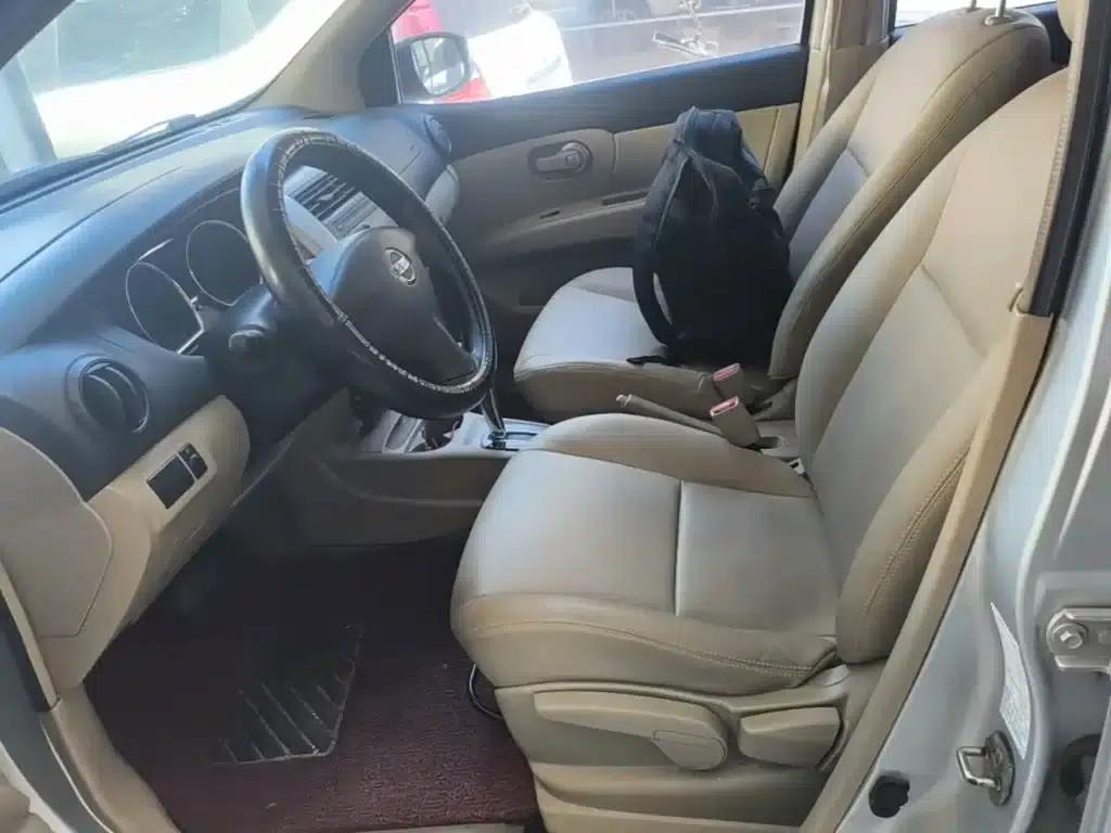 Nissan Livina 2015 1.6XE CVT Comfort Edition — миниатюра 15