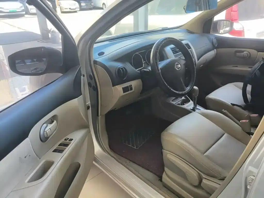 Nissan Livina 2015 1.6XE CVT Comfort Edition — миниатюра 16