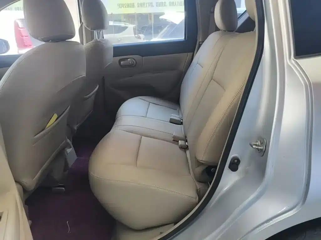 Nissan Livina 2015 1.6XE CVT Comfort Edition — миниатюра 17