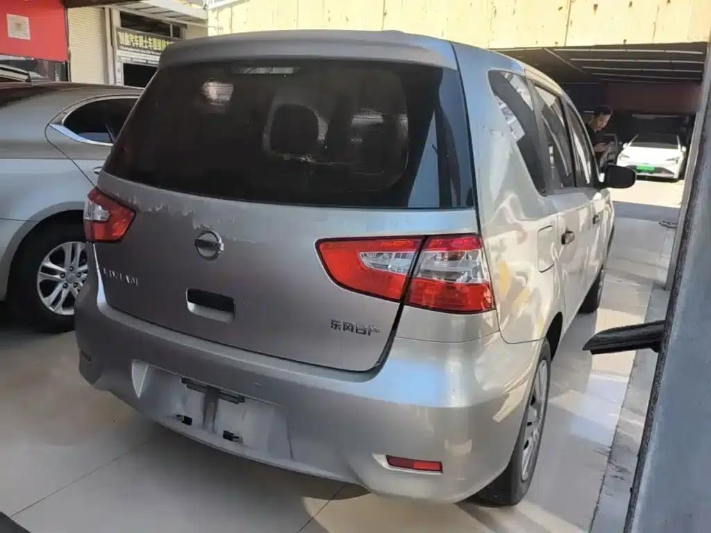 Nissan Livina 2015 1.6XE CVT Comfort Edition — миниатюра 7