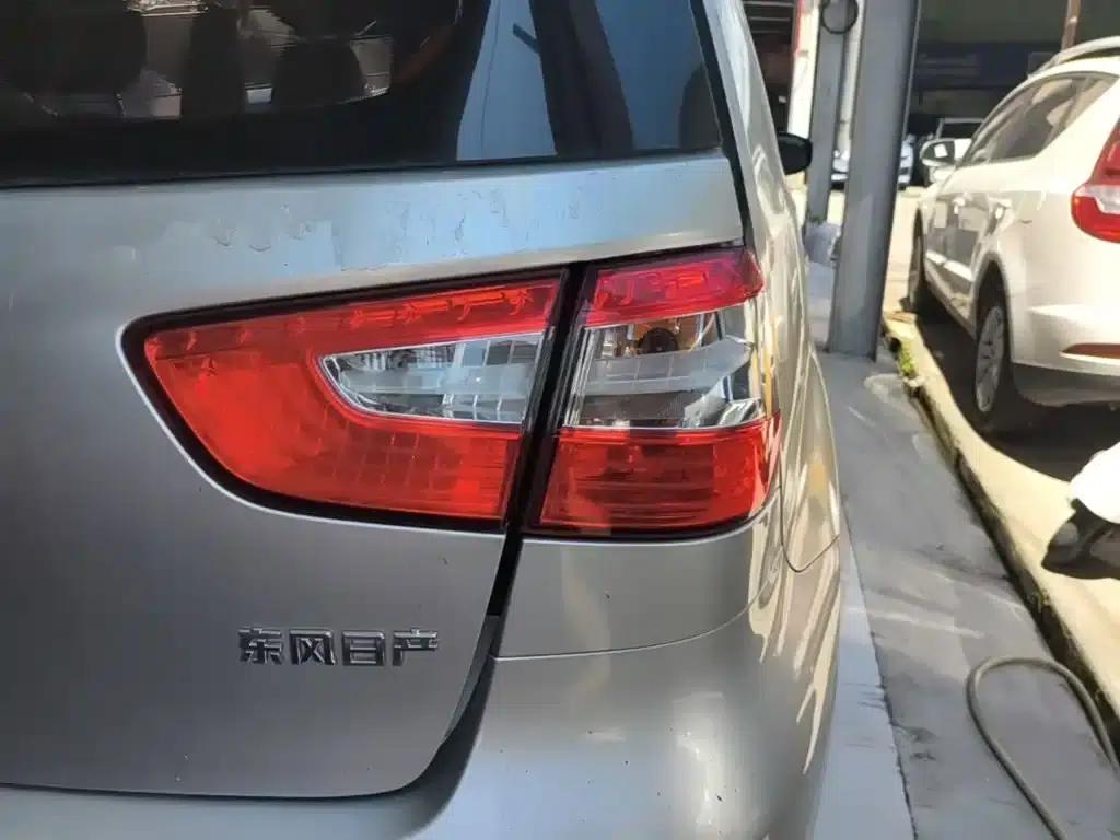 Nissan Livina 2015 1.6XE CVT Comfort Edition — миниатюра 8
