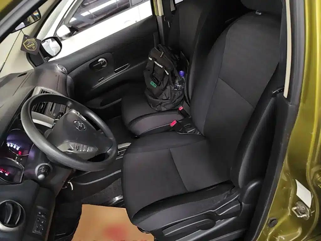 Nissan Livina 2013 Model 1.6XV CVT Deluxe Edition — миниатюра 22