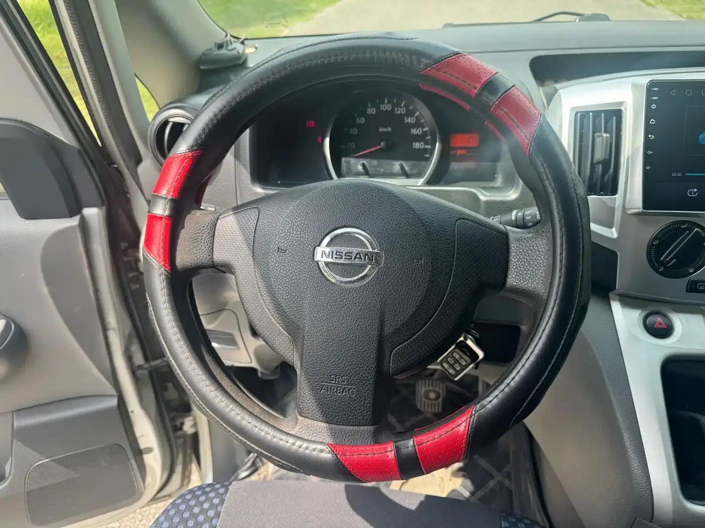 Nissan NV200 2011 1.6L 232-seat Premium Model — миниатюра 16
