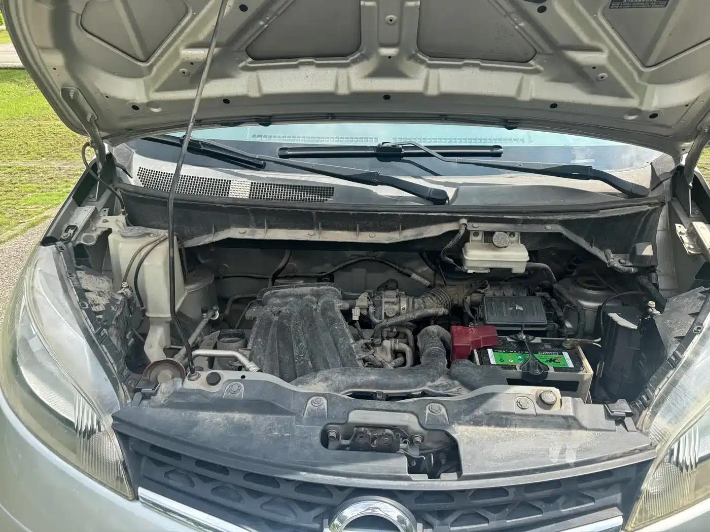 Nissan NV200 2011 1.6L 232-seat Premium Model — миниатюра 20