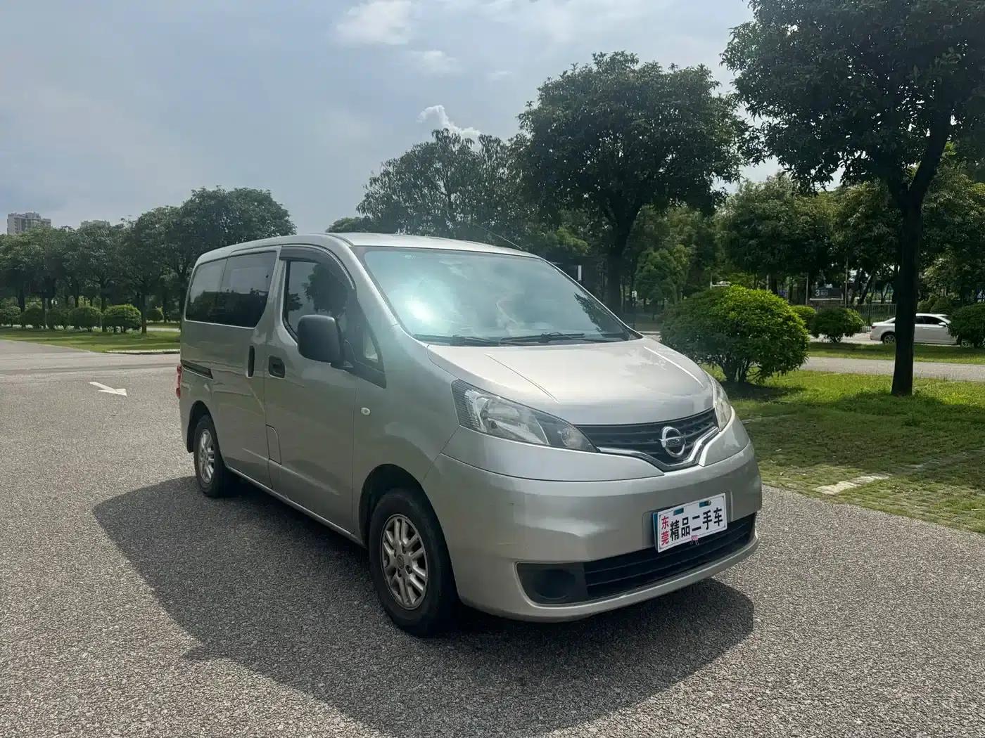 Nissan NV200 2011 1.6L 232-seat Premium Model — миниатюра 3