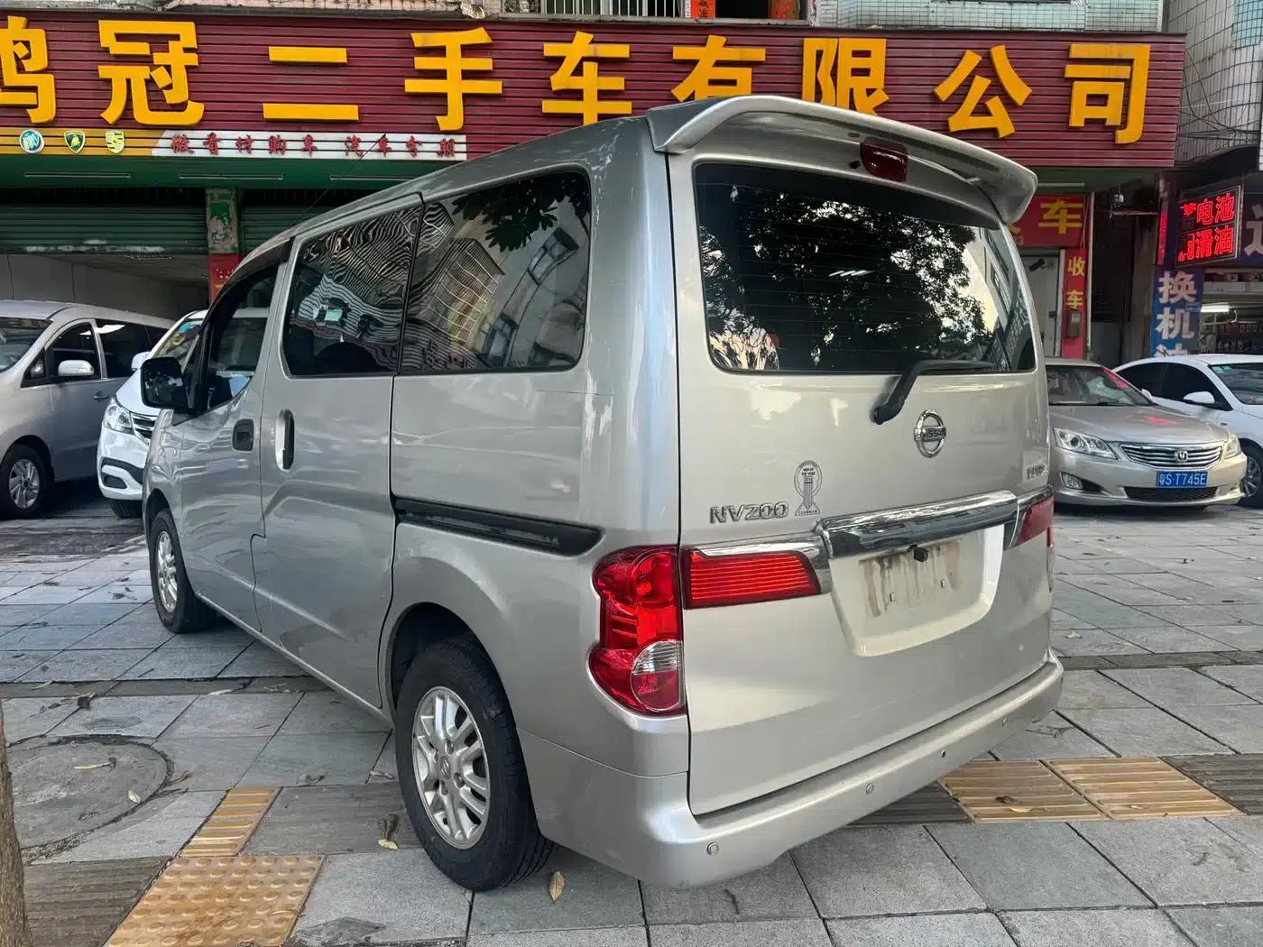 Nissan NV200 2011 1.6L 232-seat Premium Model — миниатюра 6