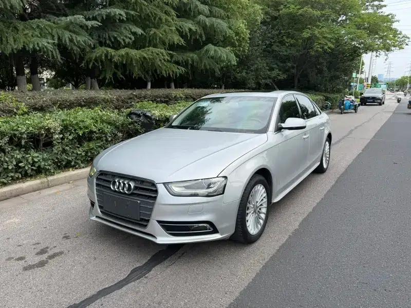 Audi A4L 2015 35 TFSI Automatic Comfort — миниатюра 1