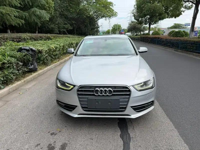 Audi A4L 2015 35 TFSI Automatic Comfort — миниатюра 2