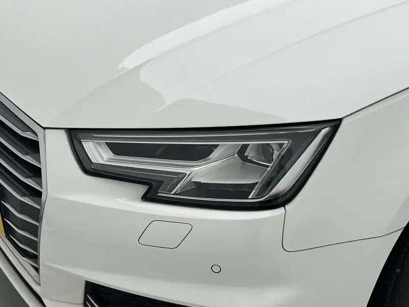 Audi A4L 2018 30th Anniversary Edition 45 TFSI quattro Individual Sport Edition — миниатюра 12