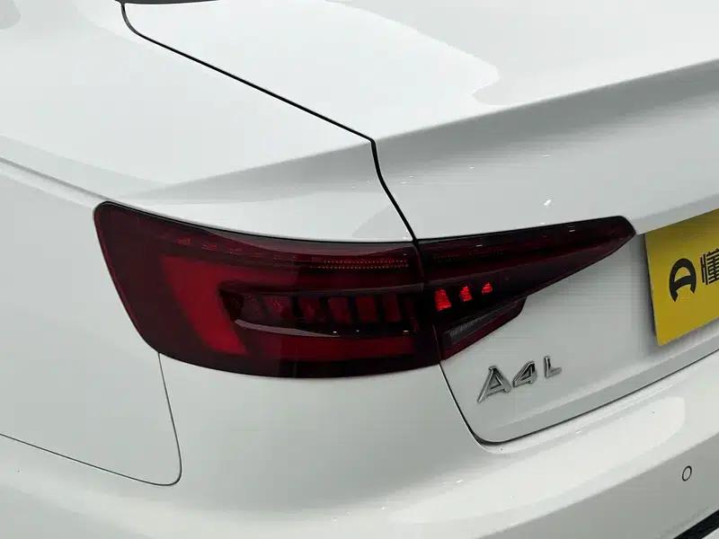 Audi A4L 2018 30th Anniversary Edition 45 TFSI quattro Individual Sport Edition — миниатюра 13