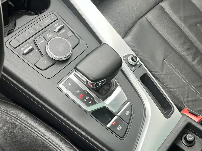 Audi A4L 2018 30th Anniversary Edition 45 TFSI quattro Individual Sport Edition — миниатюра 17