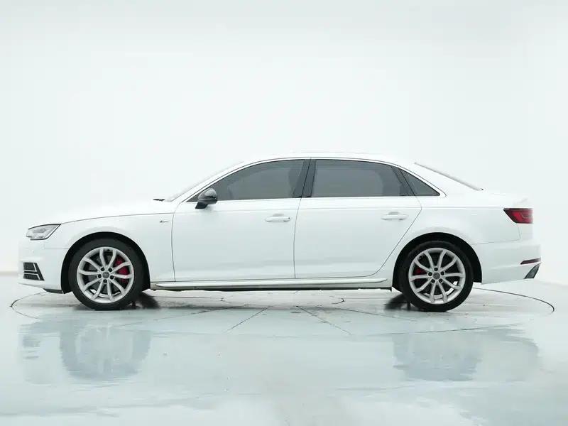 Audi A4L 2018 30th Anniversary Edition 45 TFSI quattro Individual Sport Edition — миниатюра 4