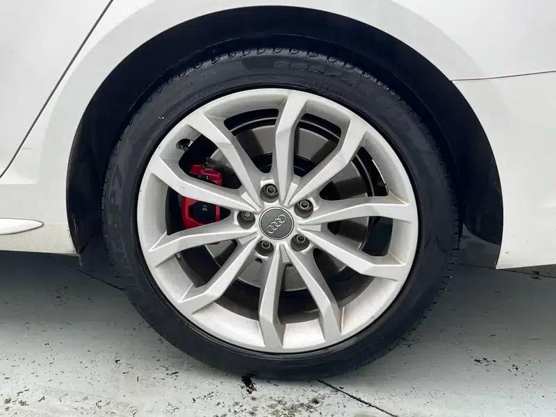 Audi A4L 2018 30th Anniversary Edition 45 TFSI quattro Individual Sport Edition — миниатюра 9