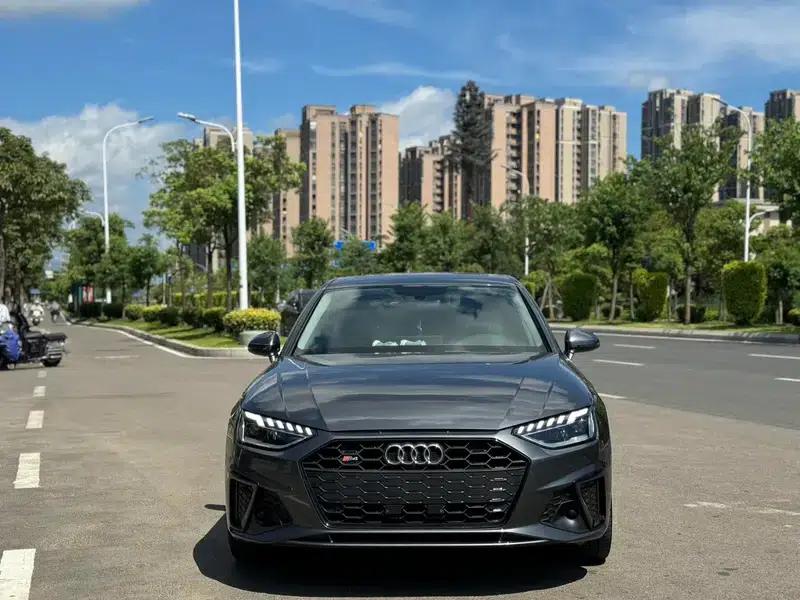Audi A4L 2020 40 TFSI Fashion Dynamic Edition — миниатюра 2