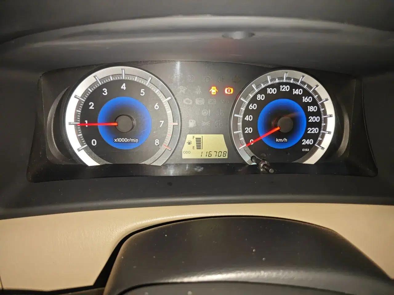 Toyota Corolla EX 2013 1.6L Manual Excellence Edition — миниатюра 11