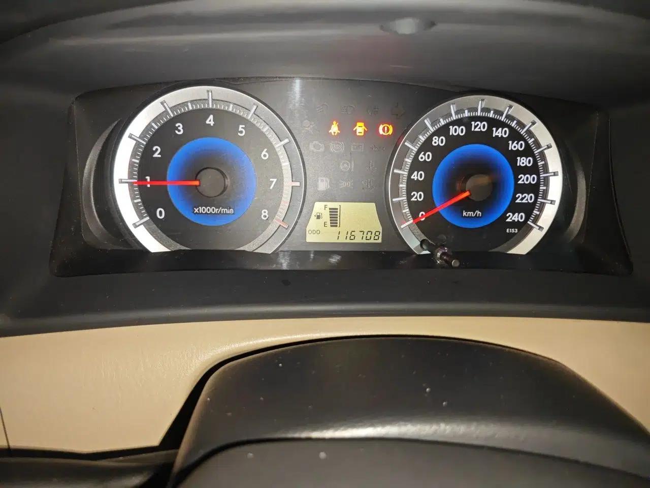 Toyota Corolla EX 2013 1.6L Manual Excellence Edition — миниатюра 12